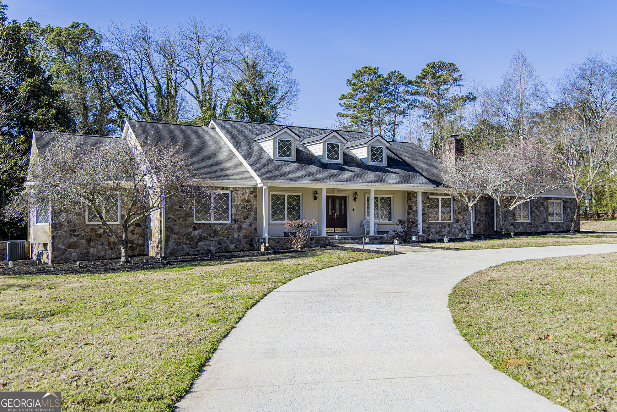 Property Photo:  203 Featherston Road SW  GA 30165 