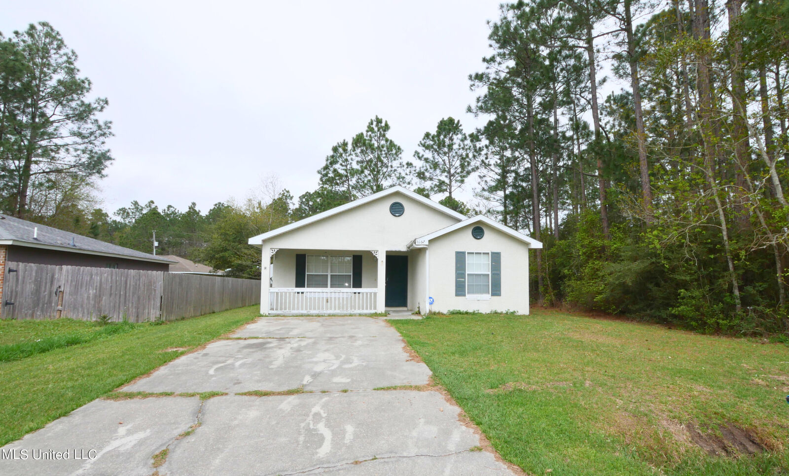 Property Photo:  6162 E Kemper Street  MS 39520 