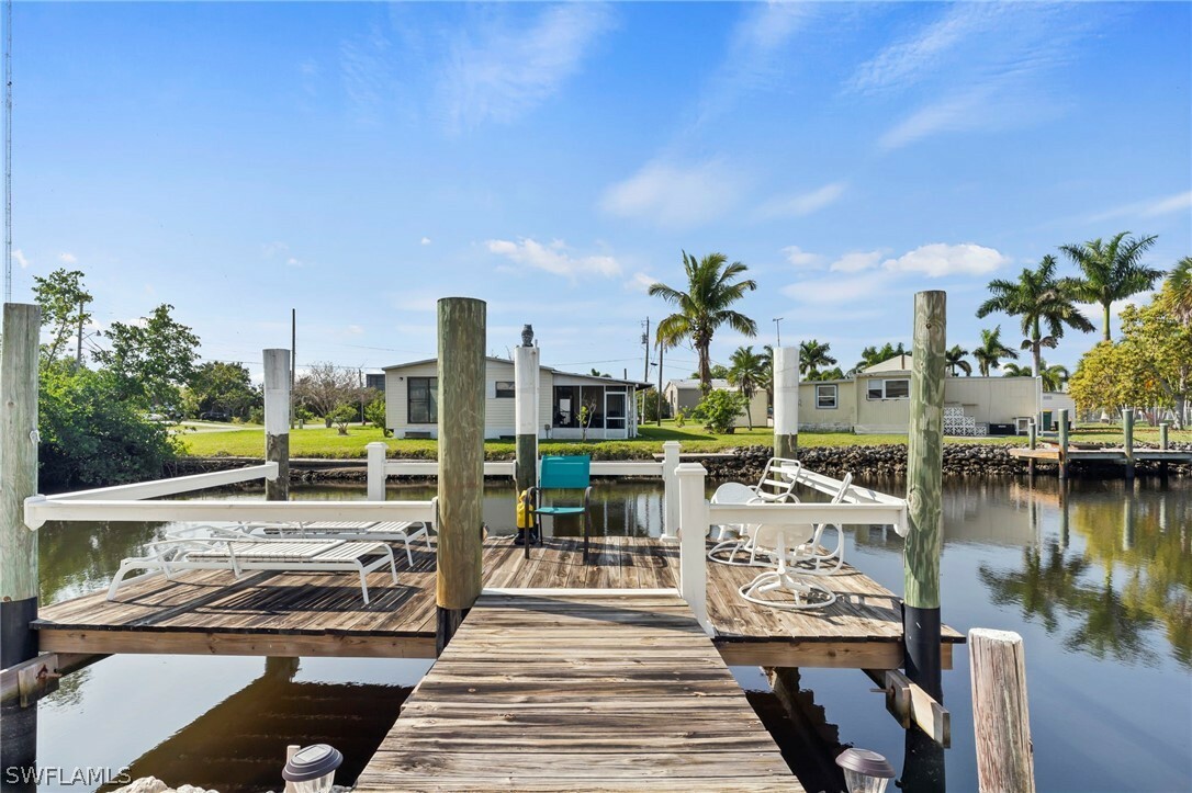 Property Photo:  701 Coral Drive  FL 33950 