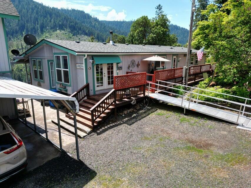 Property Photo:  2211 Mill Creek Drive  OR 97536 