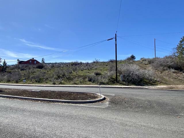 Property Photo:  932 California Street Lot # 20  OR 97601 