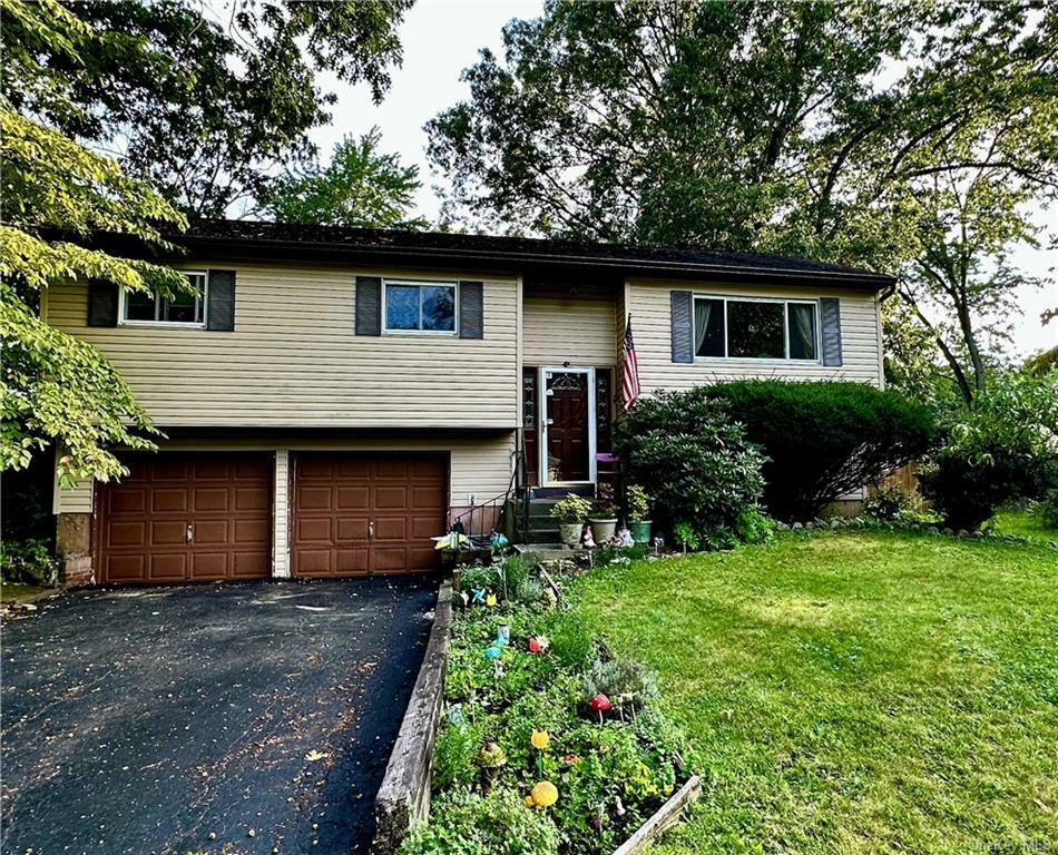 Property Photo:  39 Robin Road  NY 12601 