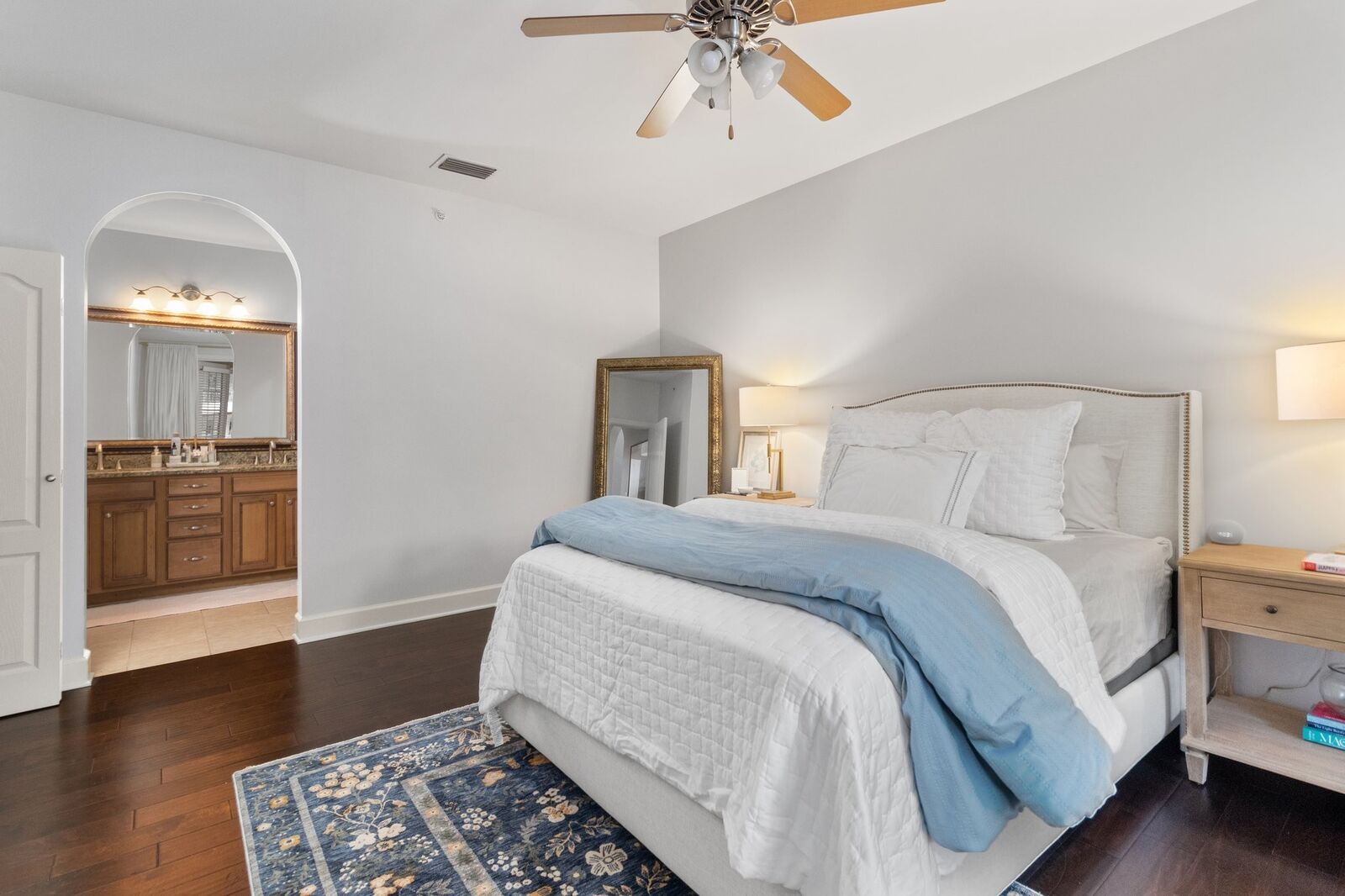 Property Photo:  309 Seven Springs Way 104  TN 37027 