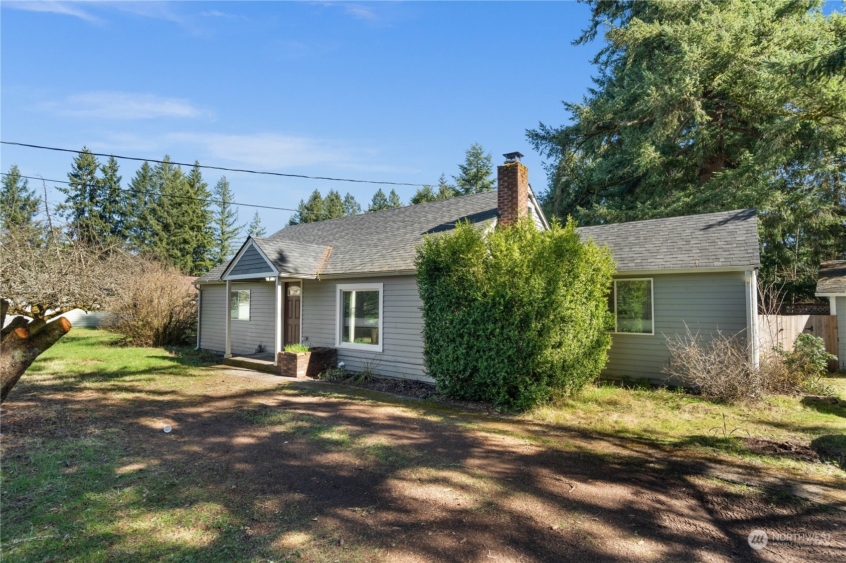 Property Photo:  4116 4118 15th Avenue NE  WA 98516 