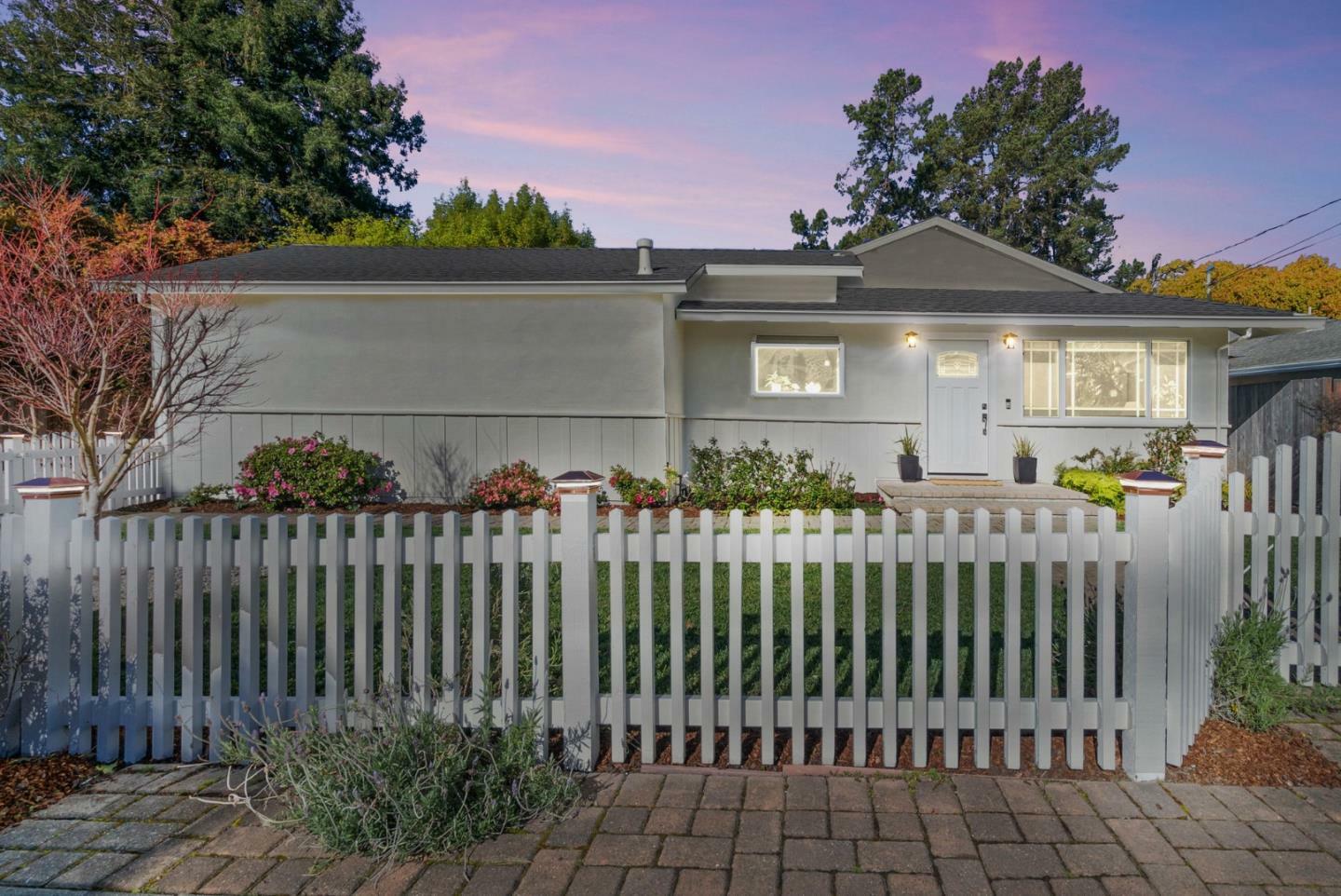 Property Photo:  811 Laurence Avenue  CA 95010 