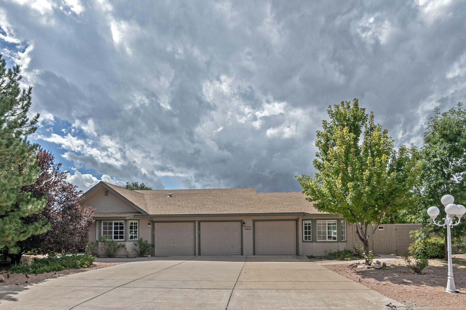 Property Photo:  1809 W Fairway Lane  AZ 85541 