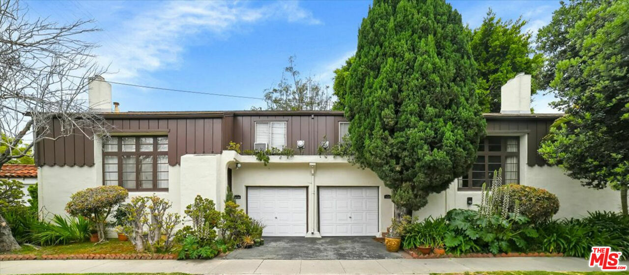 Property Photo:  2300  S Bentley Ave  CA 90064 