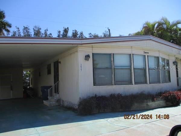 Property Photo: 3627 115th Street Court W FL 34210