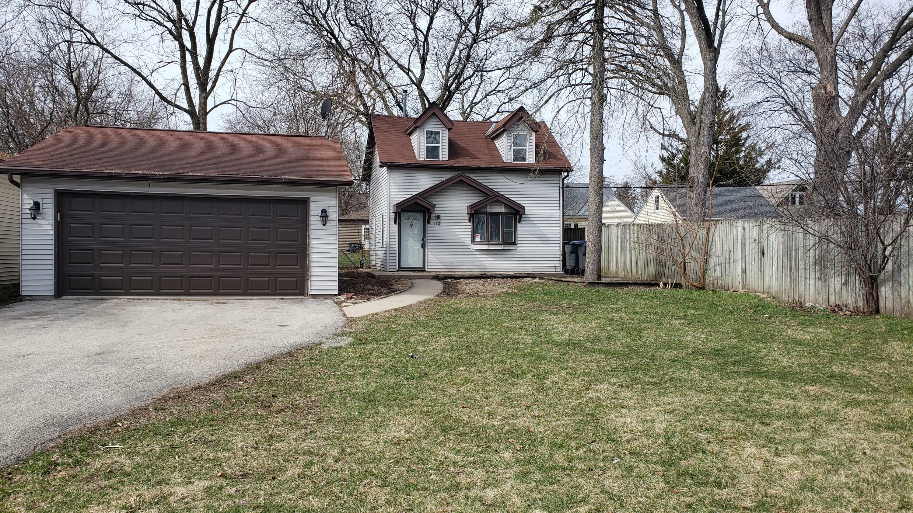 Property Photo: 922 Harding Ave WI 53186