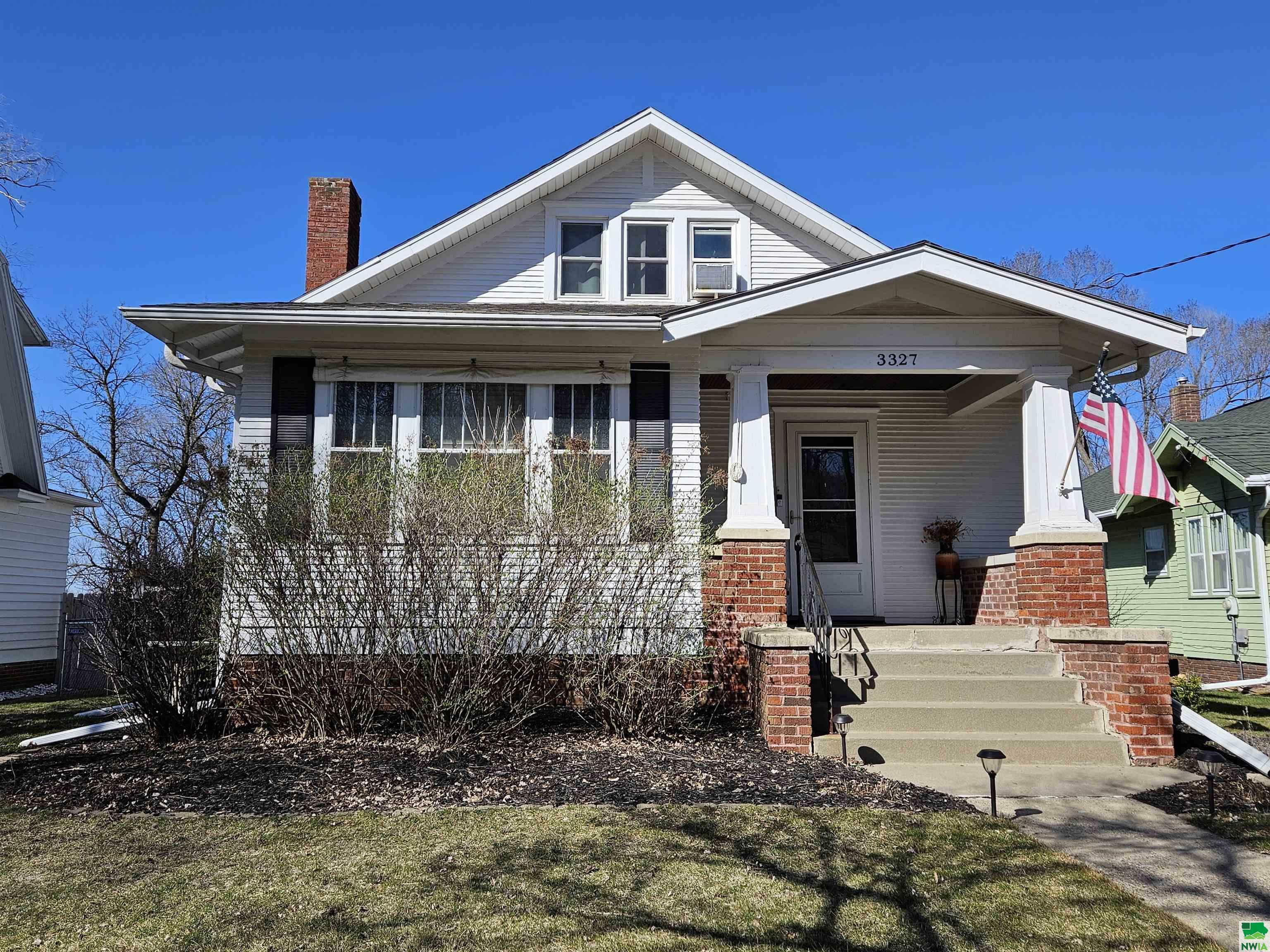 Property Photo:  3327 Jones Street  IA 51104 