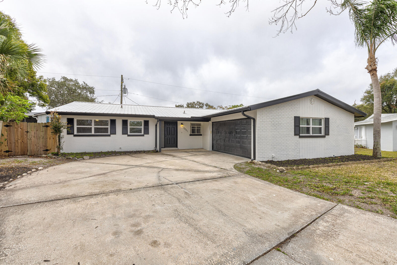 Property Photo: 3431 Worsham Place FL 32780