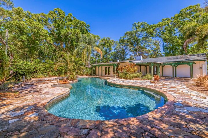 Property Photo: 1800 Juarez Way S FL 33712