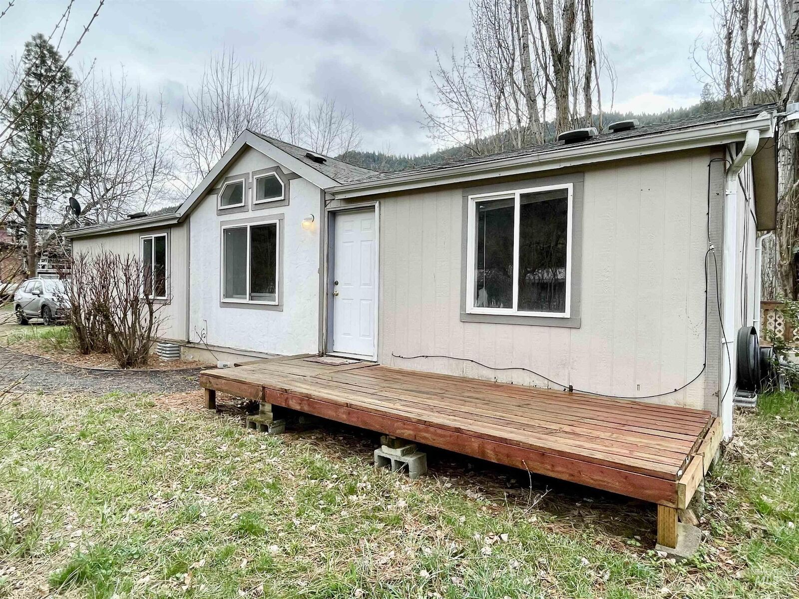 Property Photo:  11468 Hartford Ave  ID 83544 
