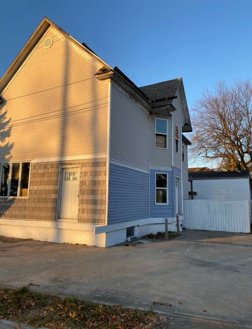 Property Photo:  1214 E Michigan Boulevard  IN 46360 