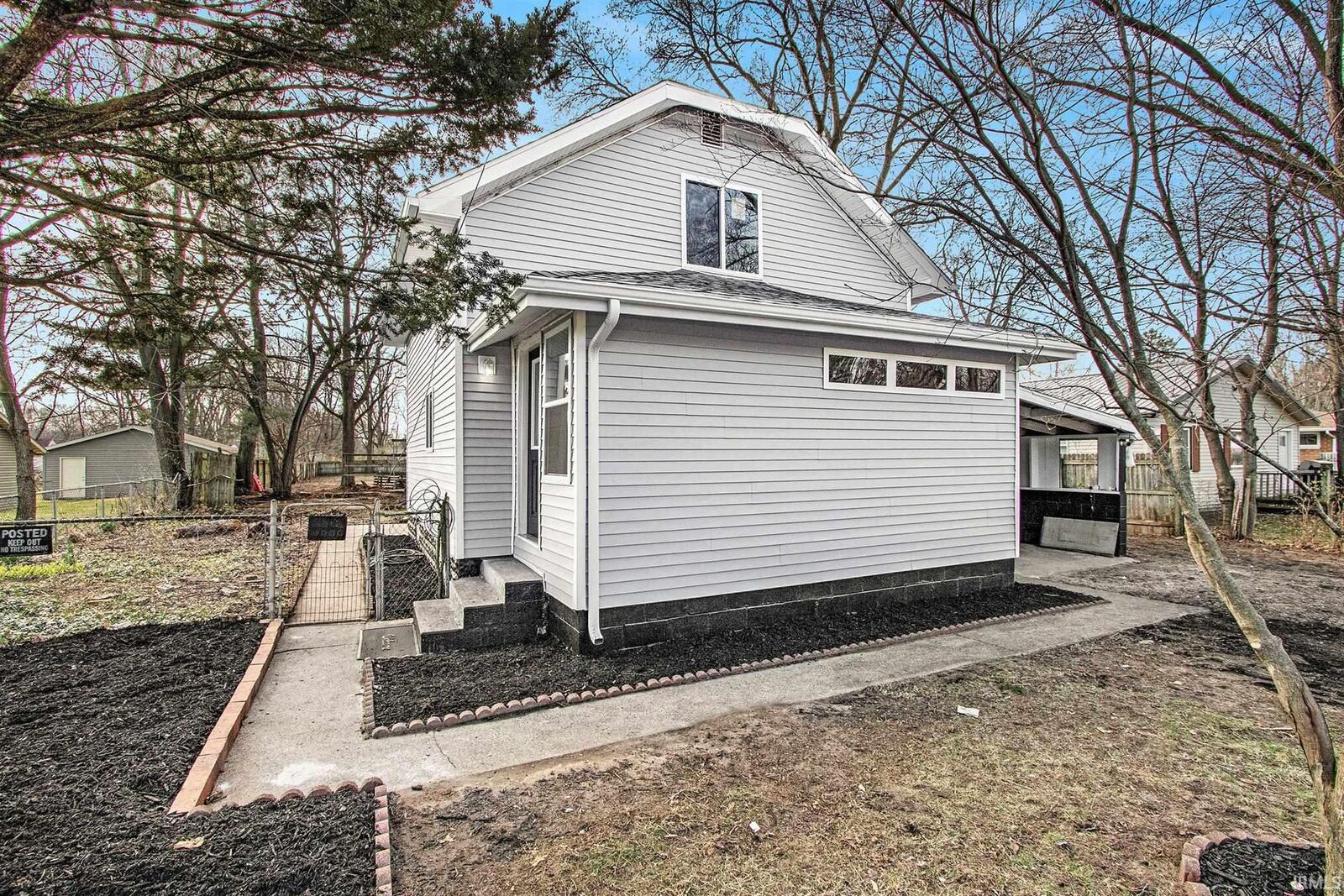 Property Photo:  1909 Lynn Street  IN 46545-7021 