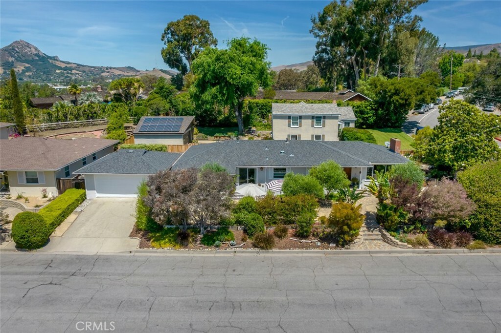 Property Photo:  655 Grove Street  CA 93401 