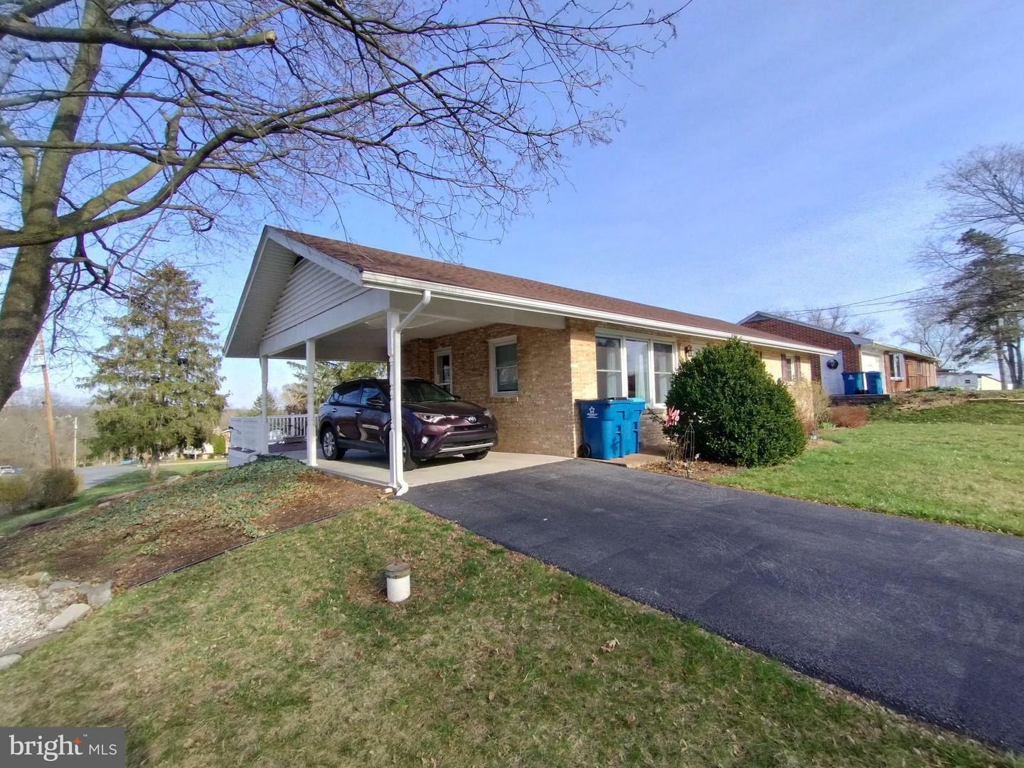 Property Photo:  1 Clearview Avenue  PA 17013 