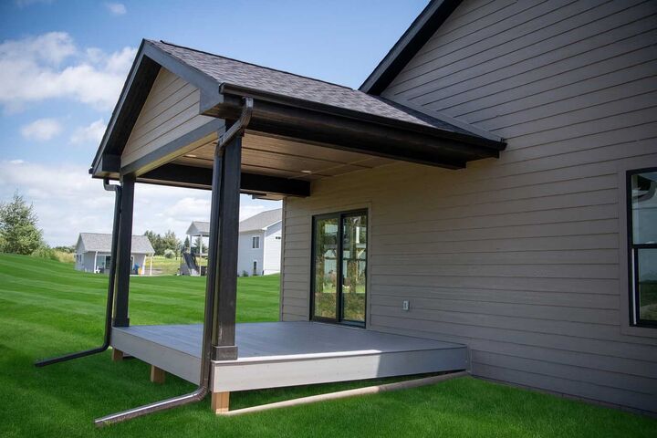 Property Photo:  3090 Willow Ln Lane  IA 50219 