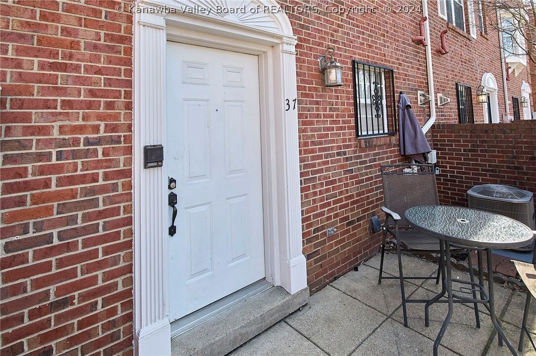 Property Photo: 37 Downing Street WV 25301