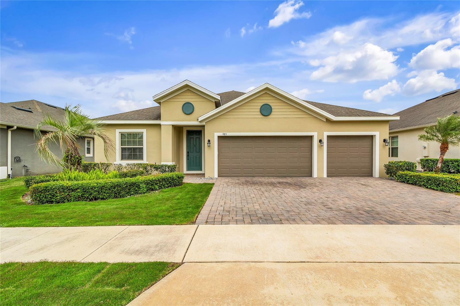 Property Photo:  985 Sadie Ridge Road  FL 34715 