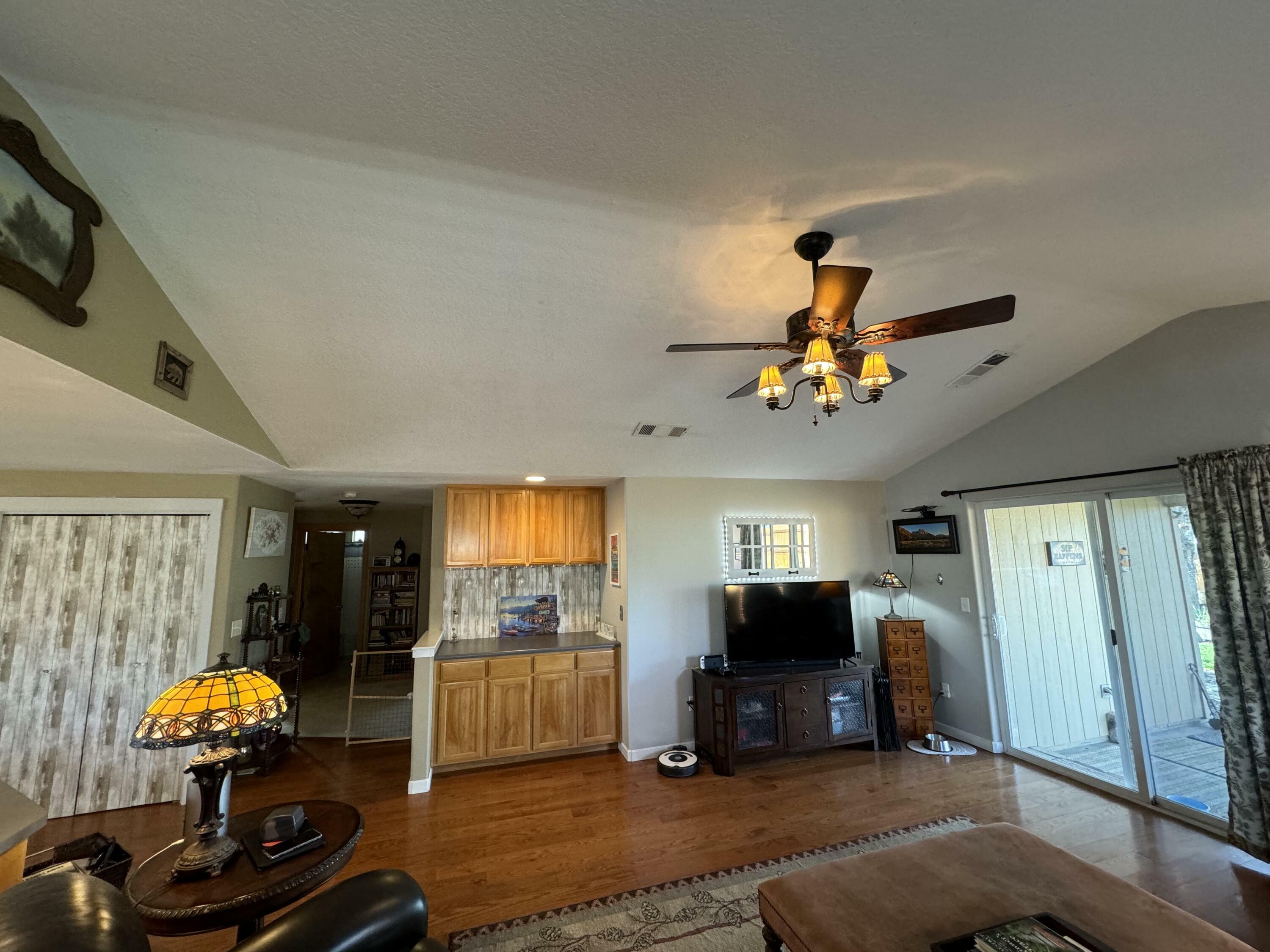 Property Photo:  896 Ridgeview Drive  OR 97524 