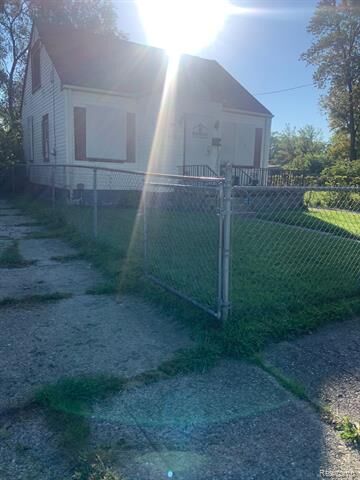 4910 Edwards Avenue  Flint MI 48505 photo