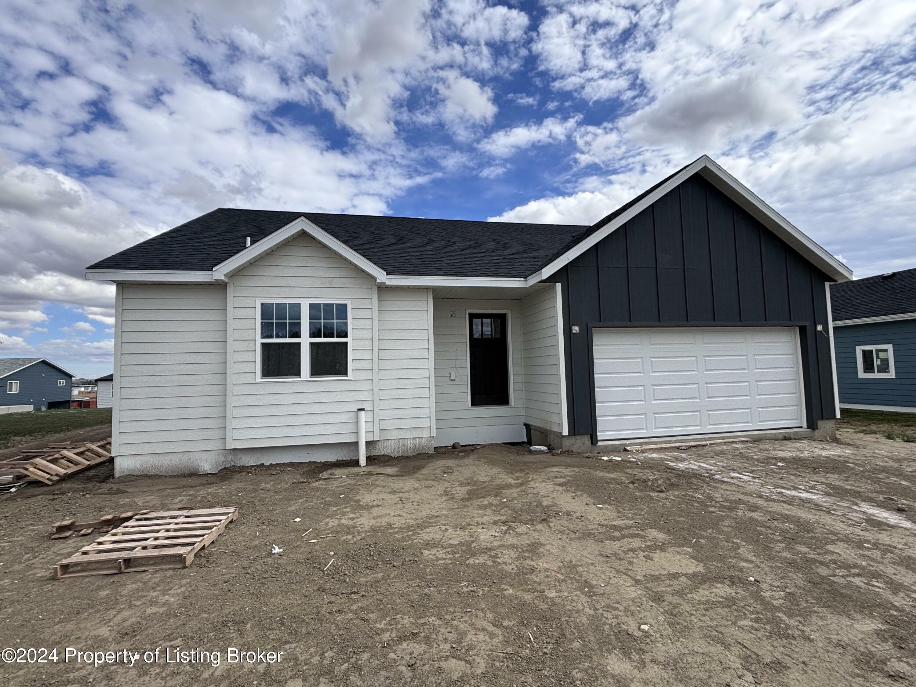 1228 Tara Lane SW  Watford City ND 58854 photo