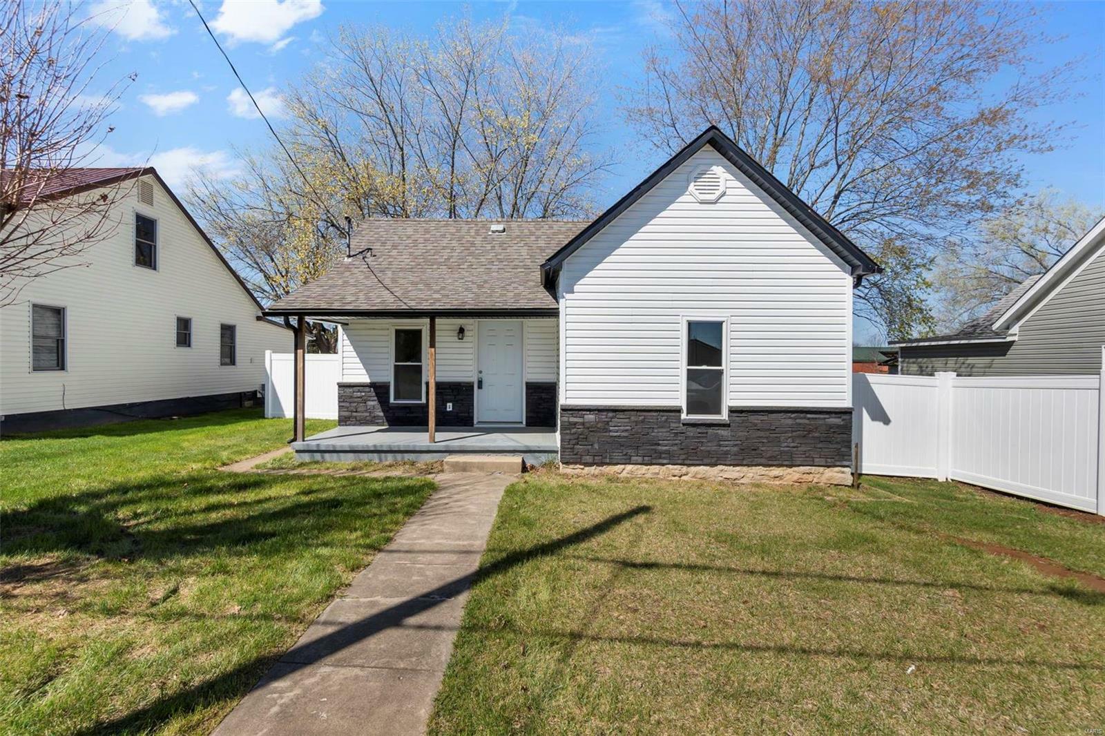 Property Photo:  109 N Harry Jr  MO 63601 