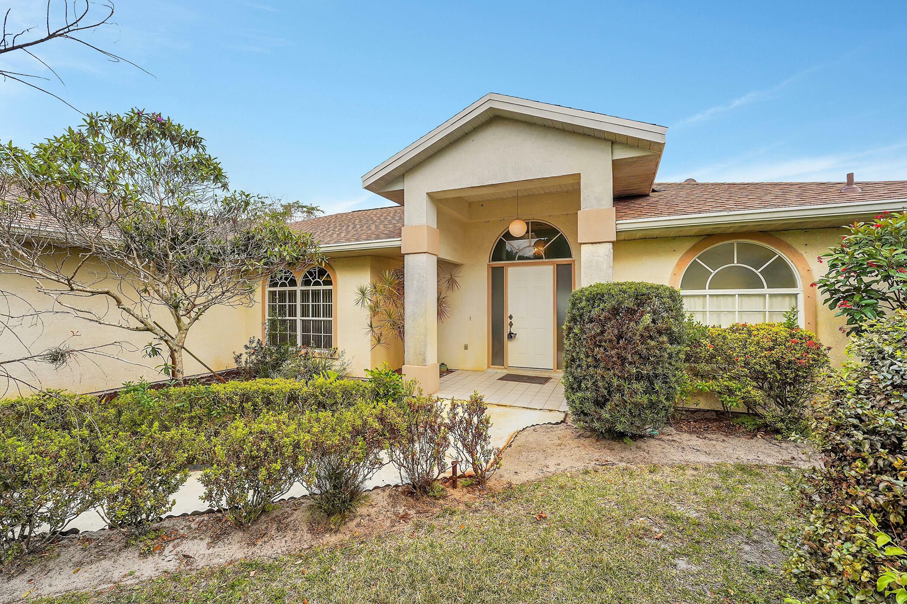 Property Photo:  1123 SW Oak Hollow Court  FL 34990 