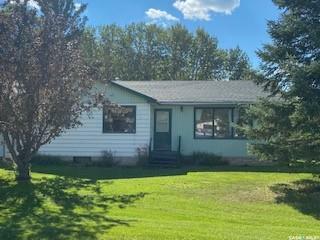 Property Photo:  105 3rd Avenue N  SK S0K 2X0 