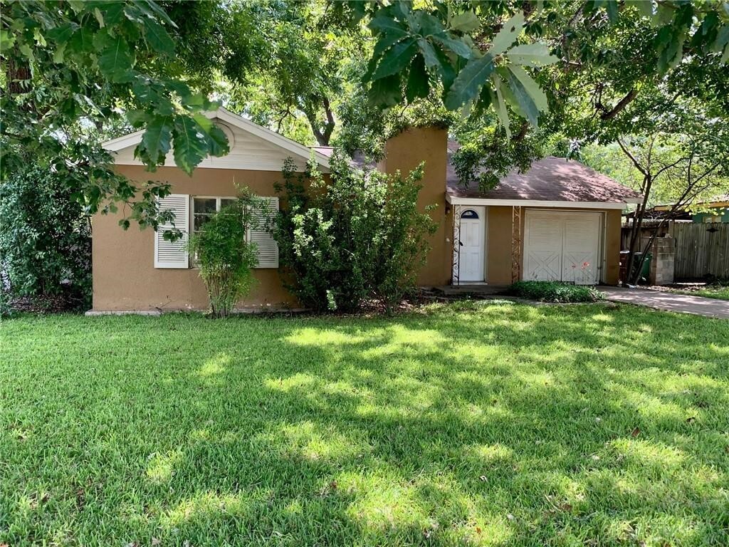 Property Photo:  1725 E 38th Street  TX 78722 