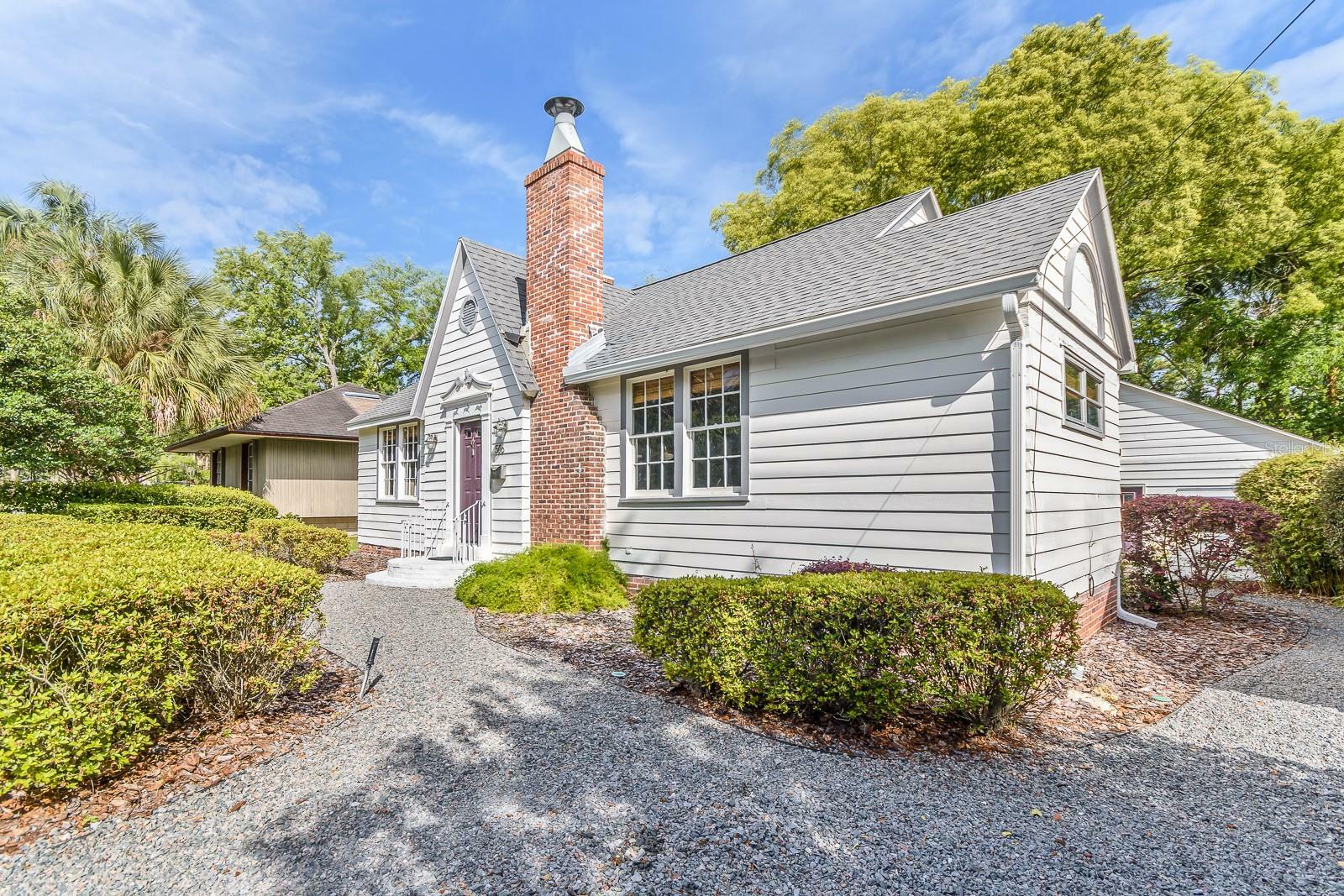 Property Photo: 506 NE 6th Avenue FL 32601