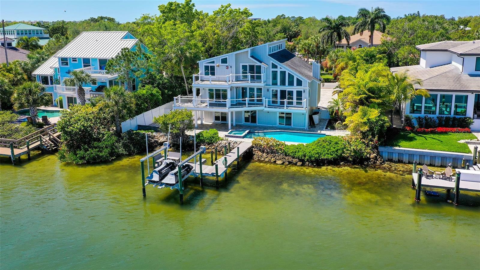 Property Photo: 5422 Siesta Cove Drive FL 34242