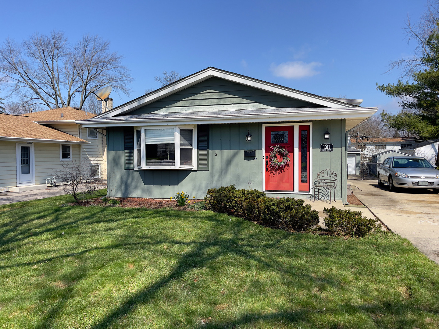 Property Photo: 1011 Dawes Avenue IL 60189