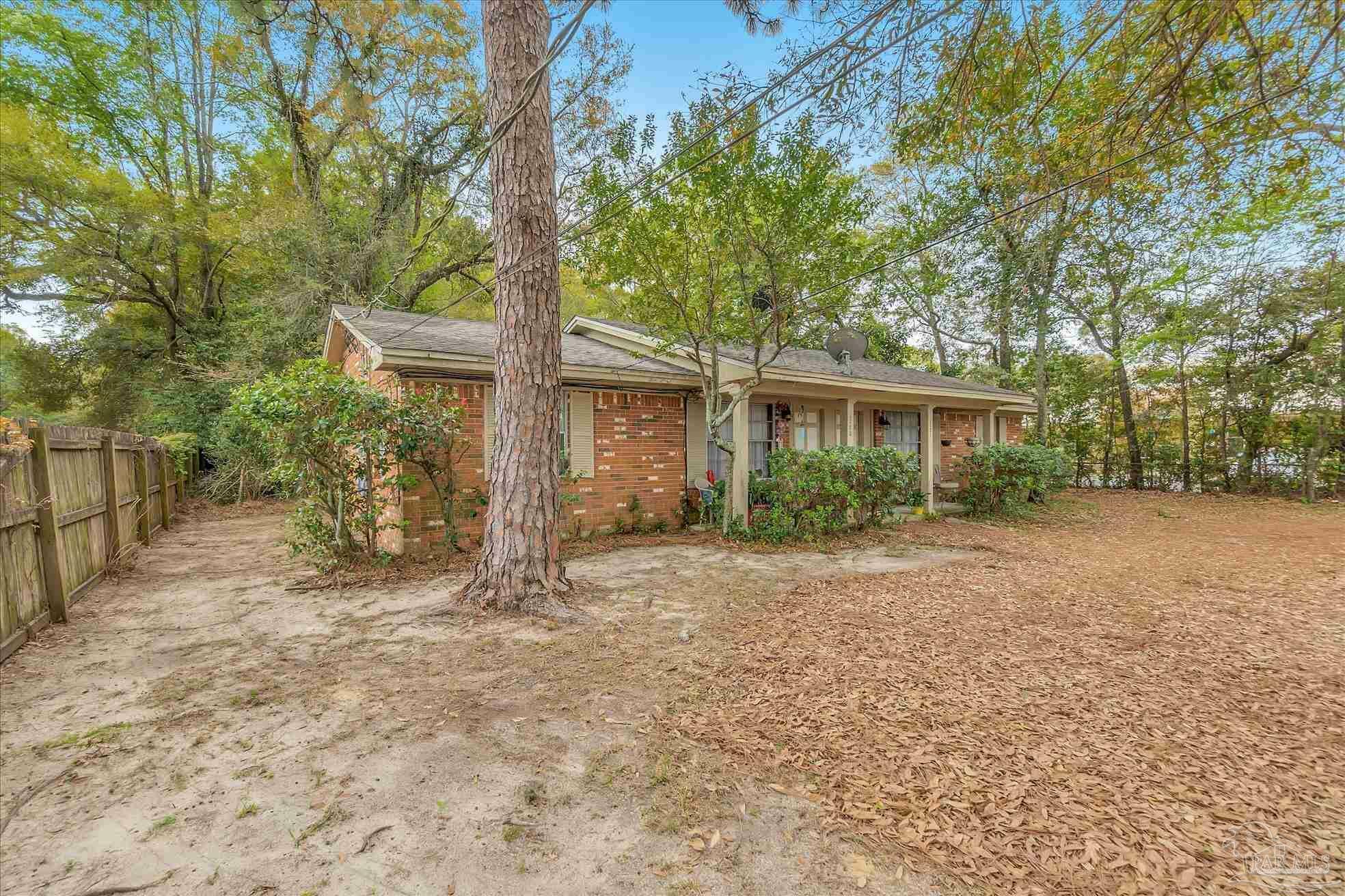 Property Photo:  1721 Creighton Rd 1723  FL 32504 