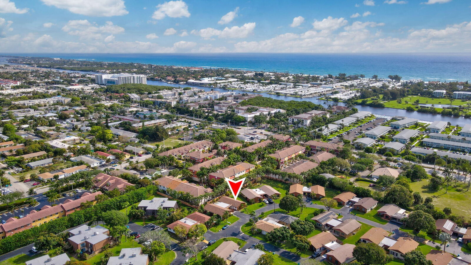 Property Photo: 543 SE 28th Circle FL 33435