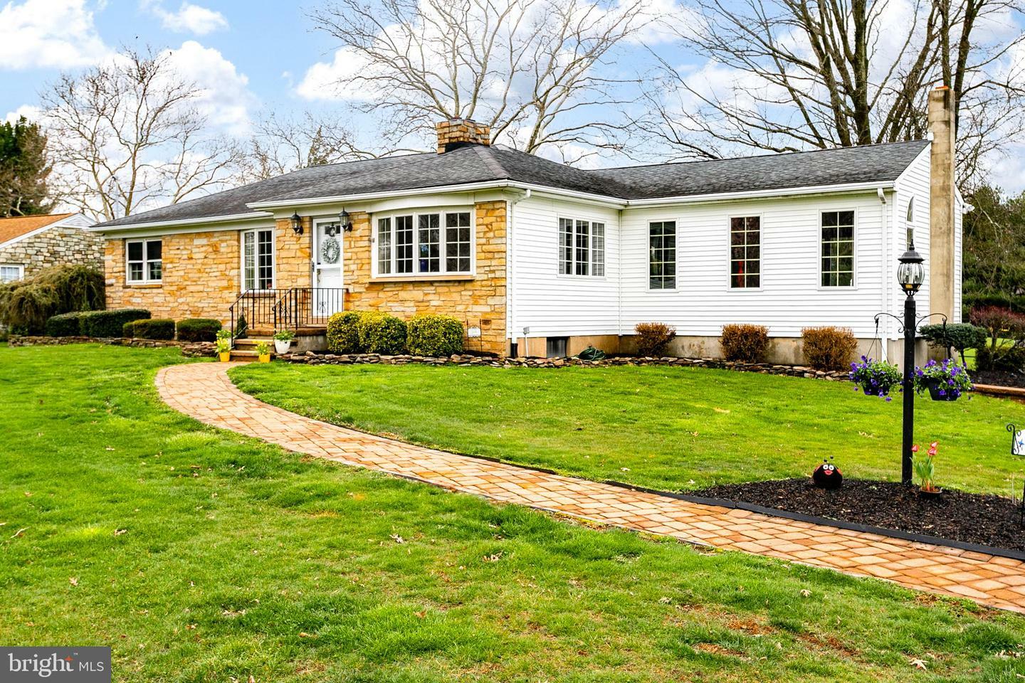 Property Photo:  214 Ingleside Avenue  NJ 08534 