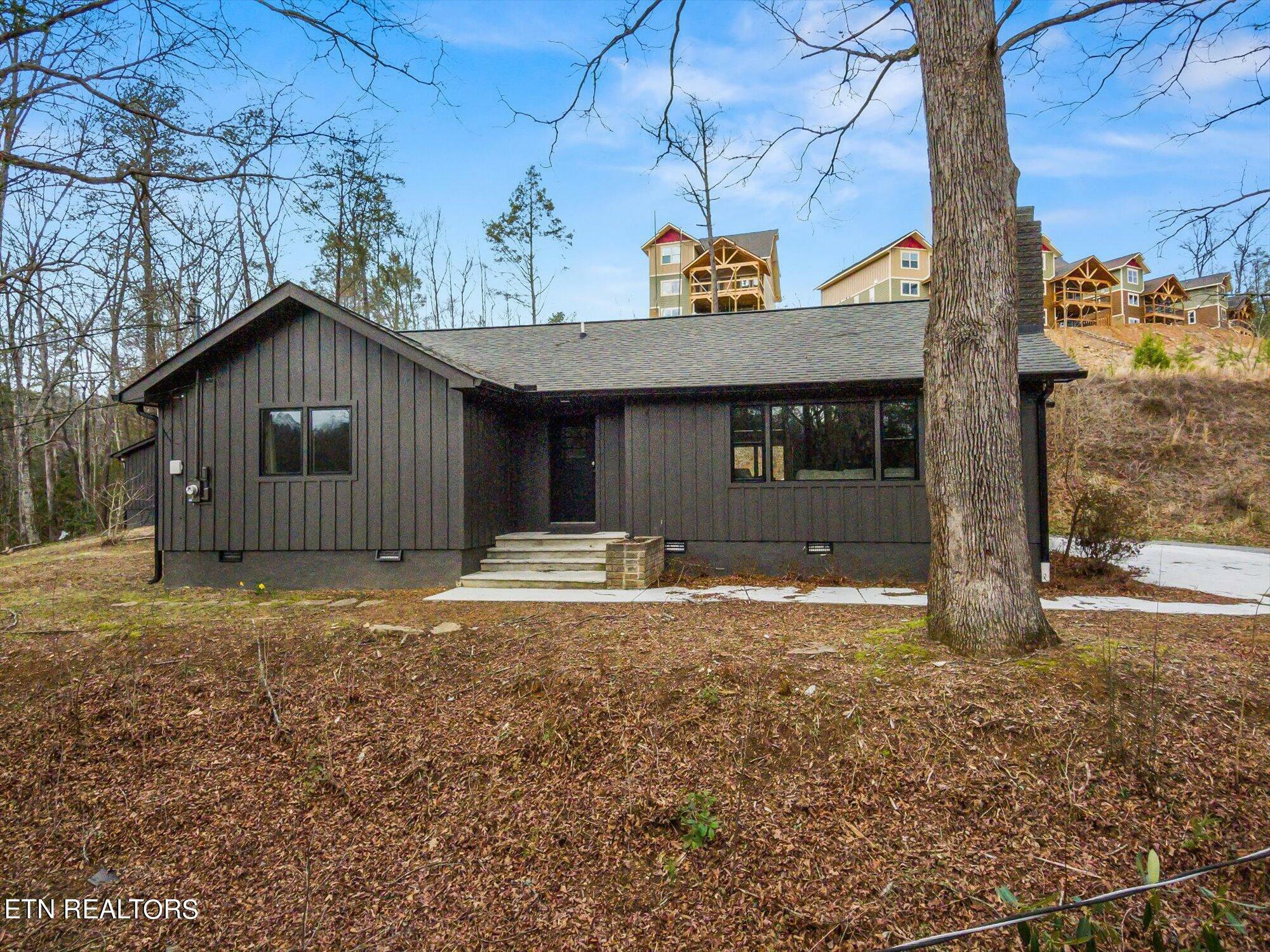 Property Photo:  306 Glades Rd  TN 37738 