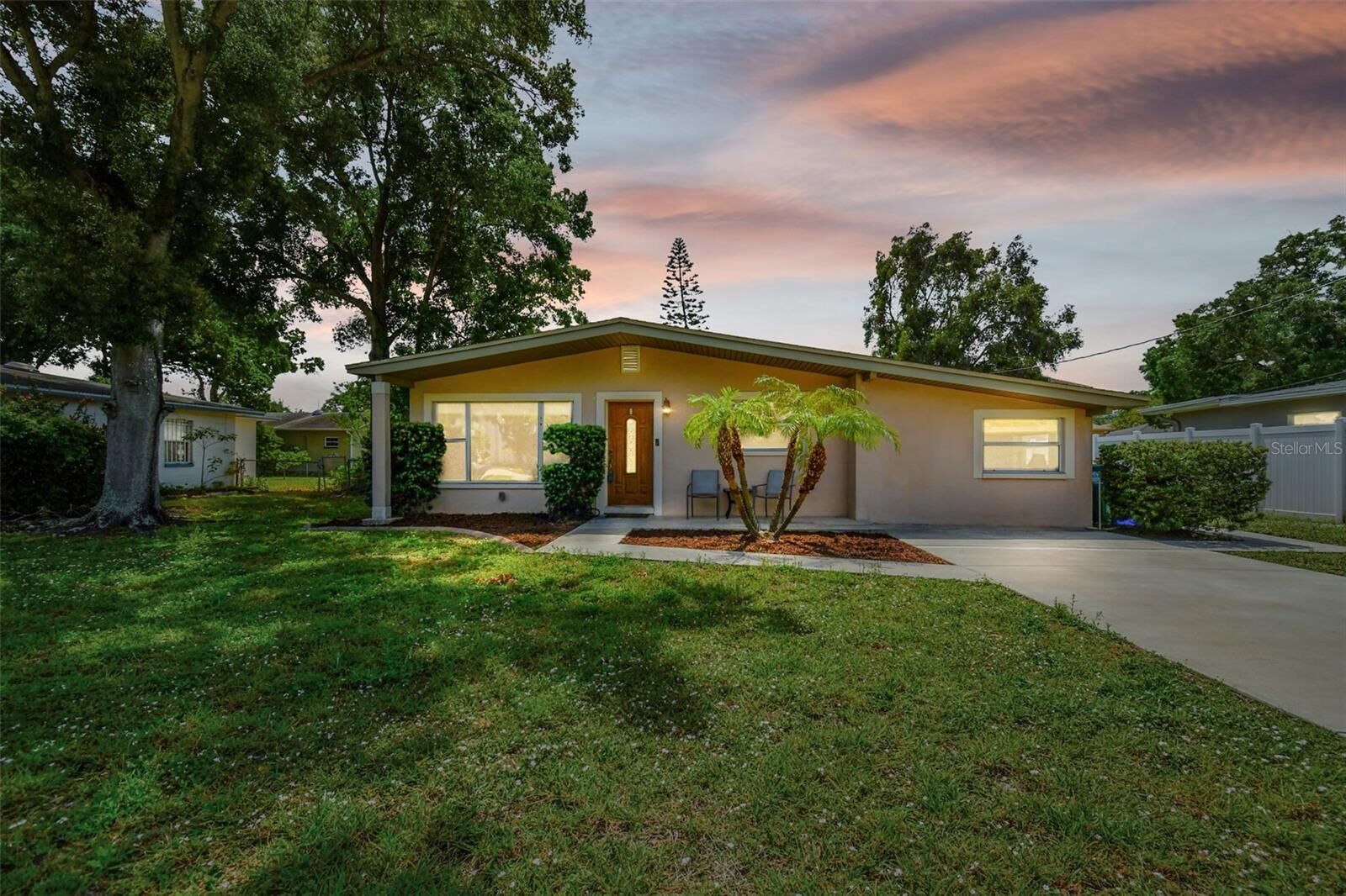 Property Photo: 4608 W McElroy Avenue FL 33611