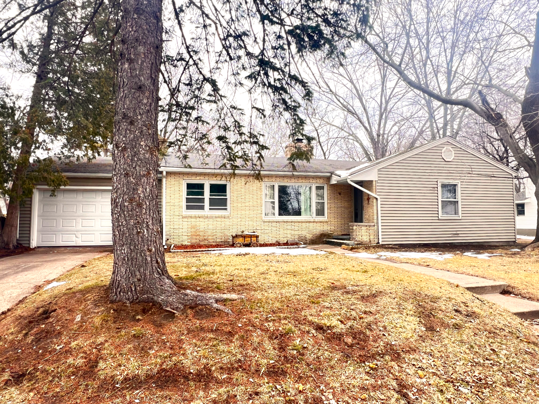 Property Photo:  79 7th Street NW  MN 55025 