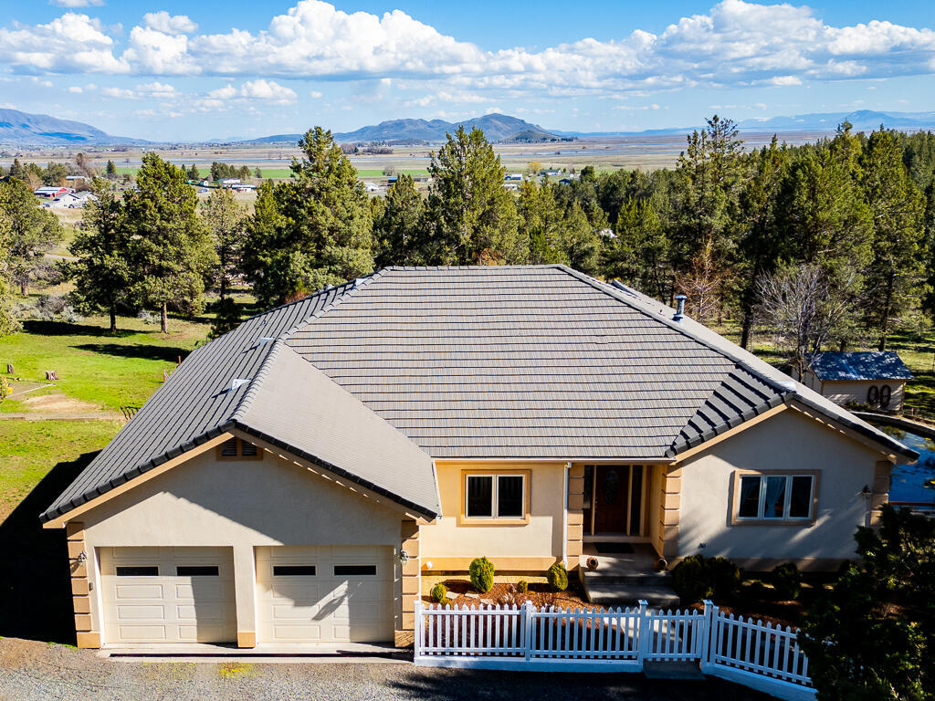 Property Photo:  6331 Jake Road  OR 97601 