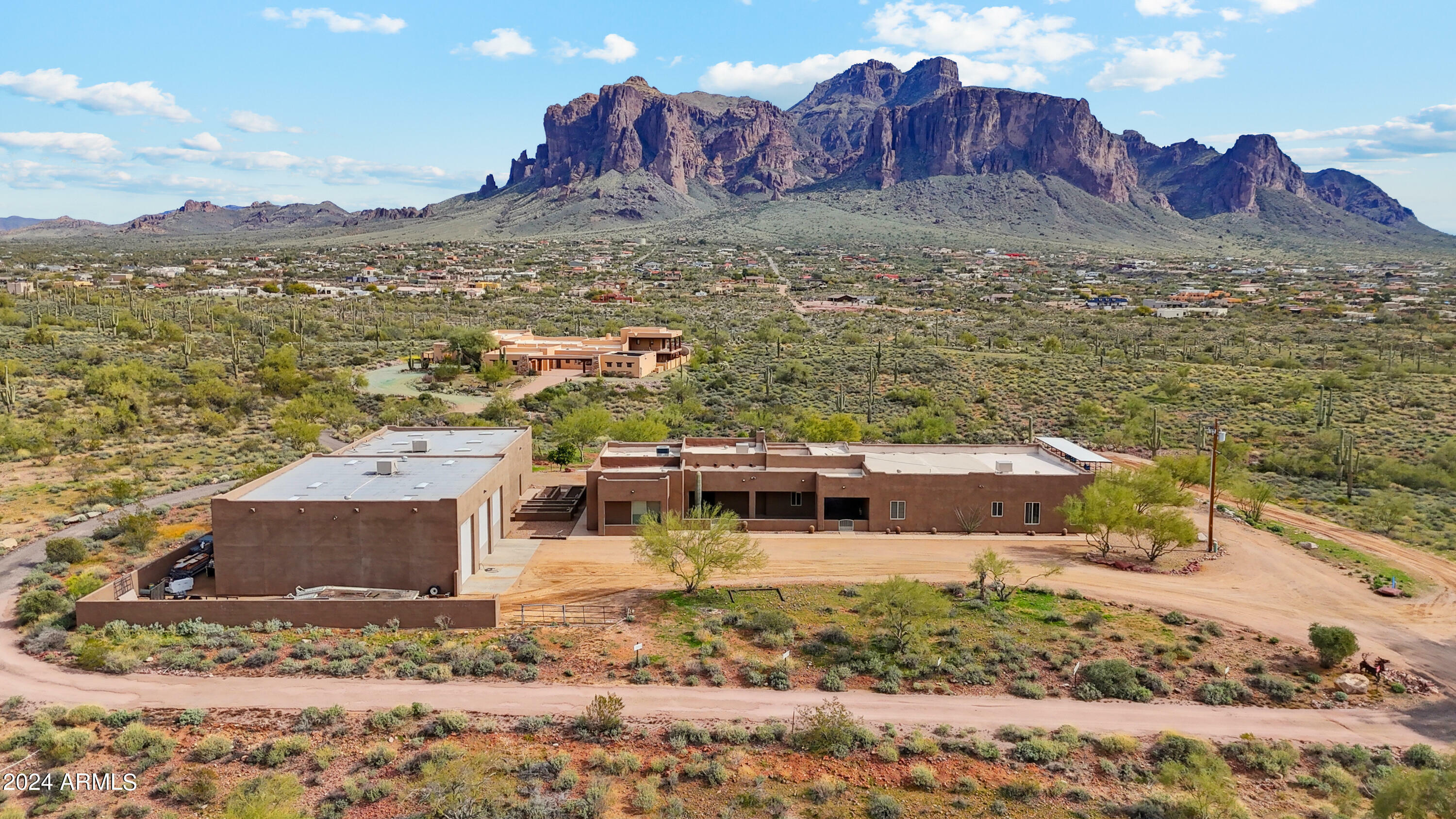 Property Photo:  3285 N Mountain View Road  AZ 85119 