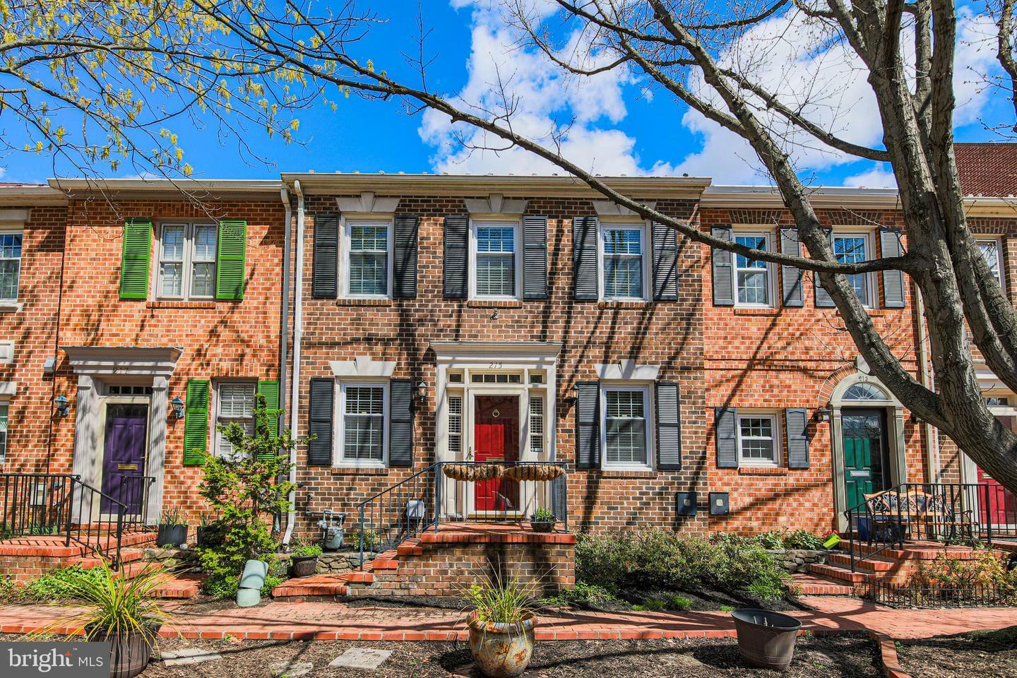 215 Oronoco Street  Alexandria VA 22314 photo