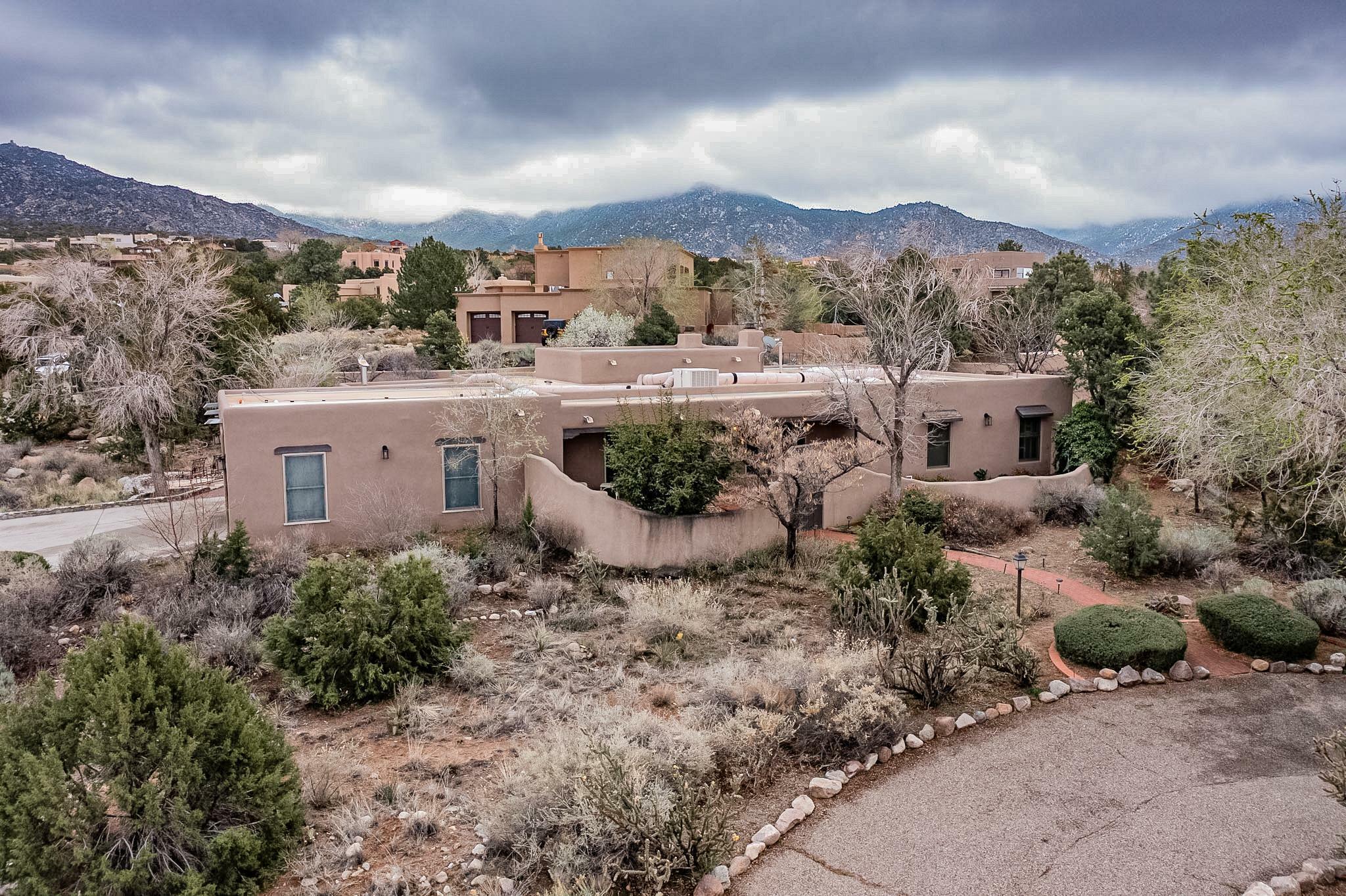 Property Photo:  997 Lynx Loop NE  NM 87122 