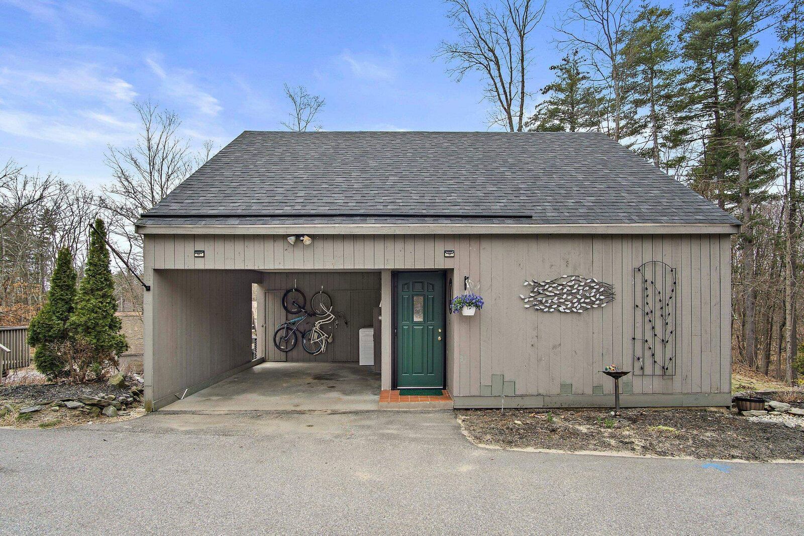 Property Photo: 111 Coburn Avenue NH 03063