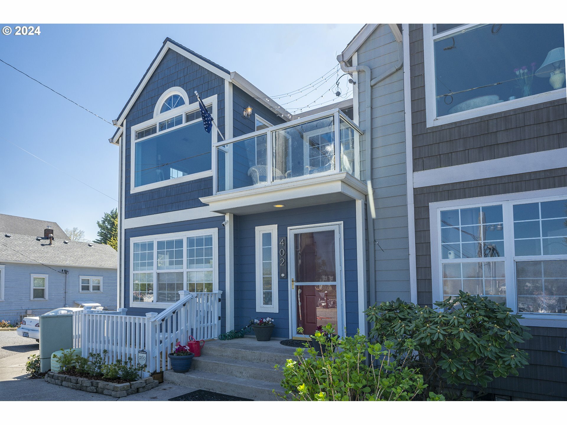 Property Photo: 402 N Bridgeton Rd OR 97217