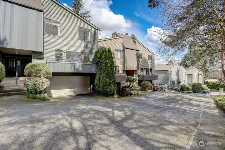Property Photo:  9816 NE 137th Street 4  WA 98034