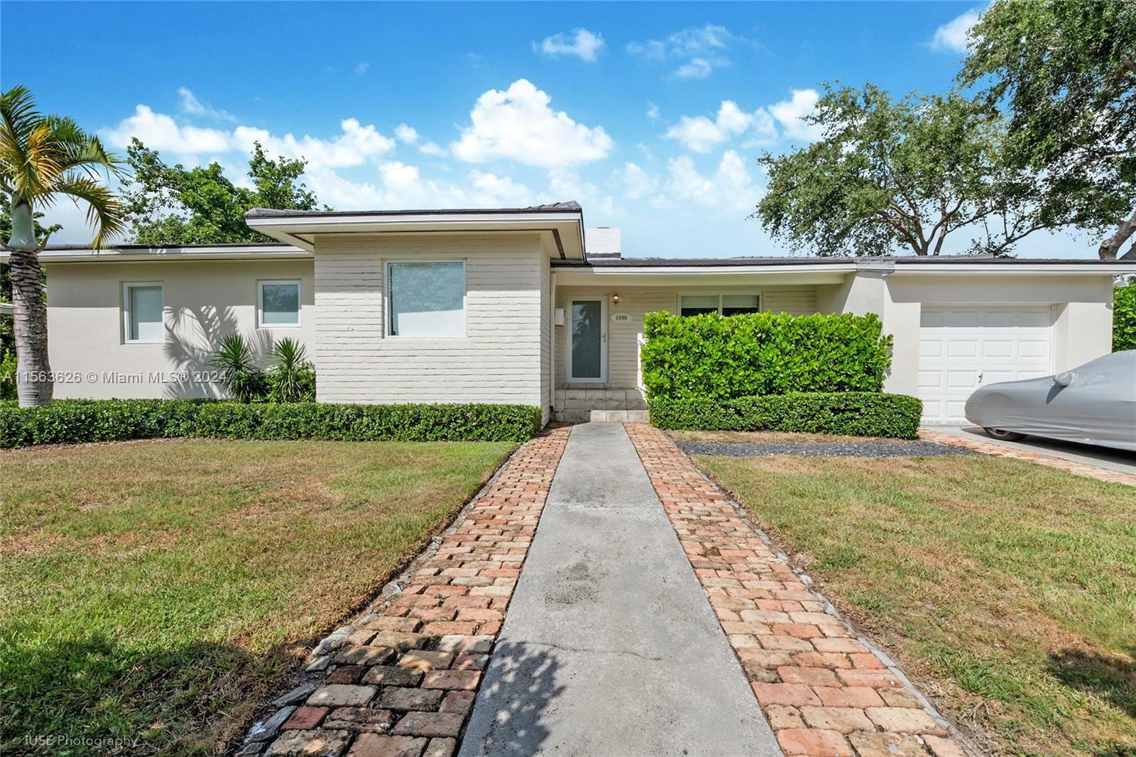 Property Photo:  1240 S Alhambra Cir  FL 33146 