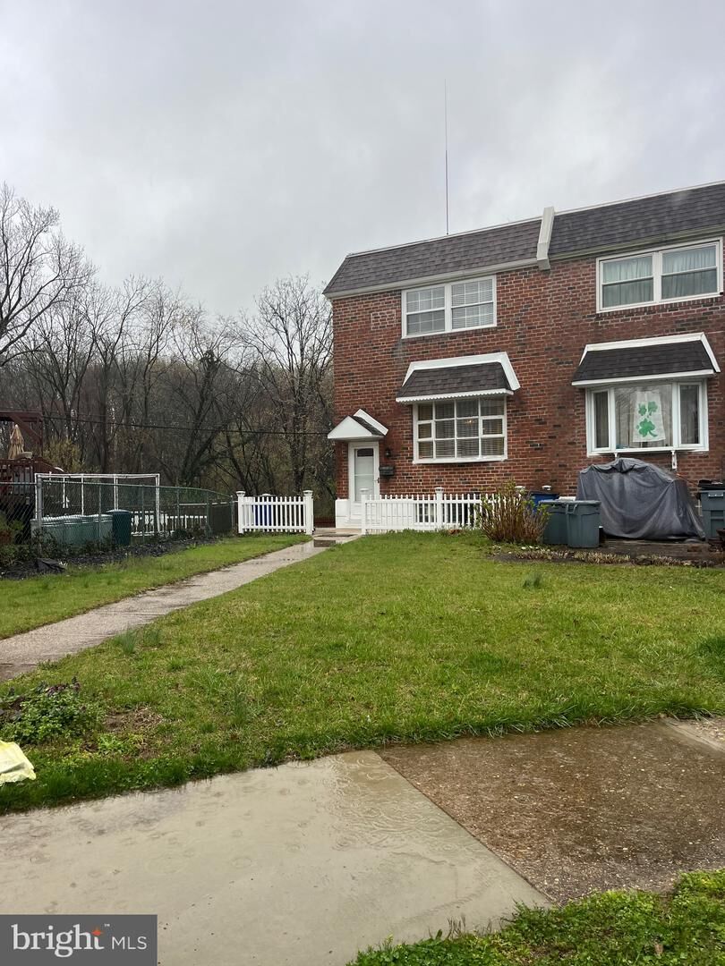 Property Photo:  2856 Tolbut Street  PA 19136 