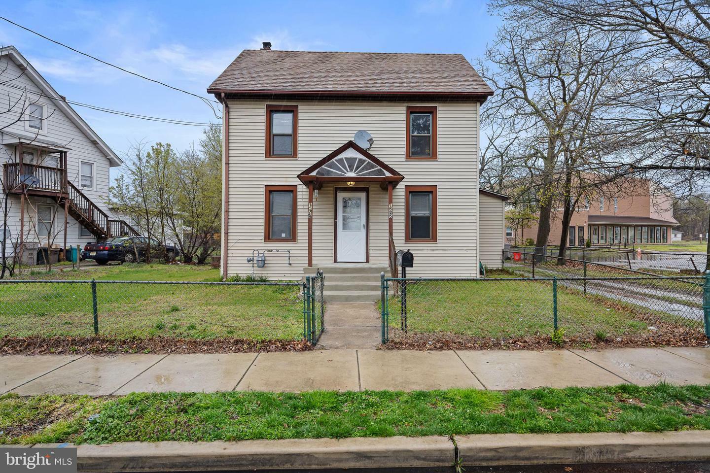 Property Photo:  1525 Pine Street  NJ 08066 